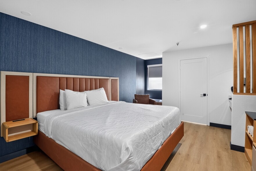 More Photos Of 2141 S Harbor Blvd, Anaheim Hotel For Sale