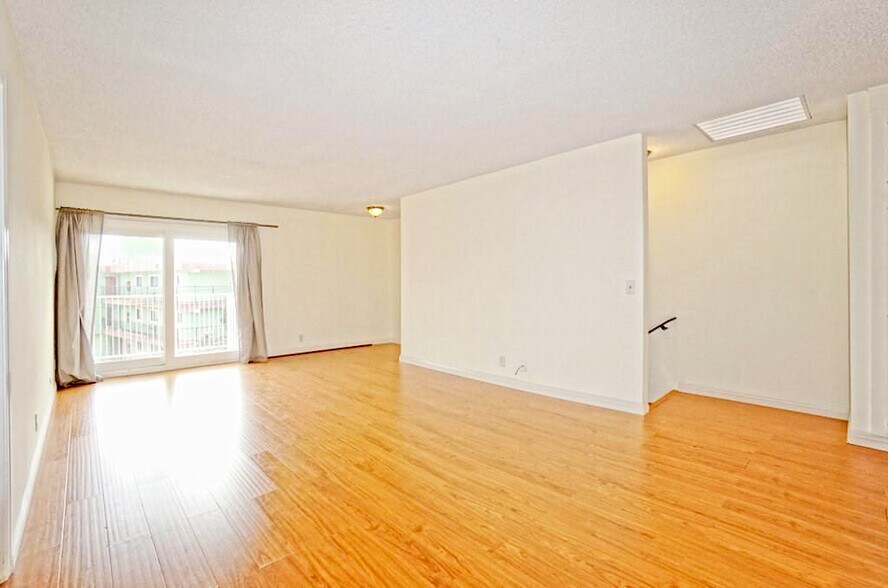 More Photos Of 933 New Depot St, Los Angeles Apartments For Sale