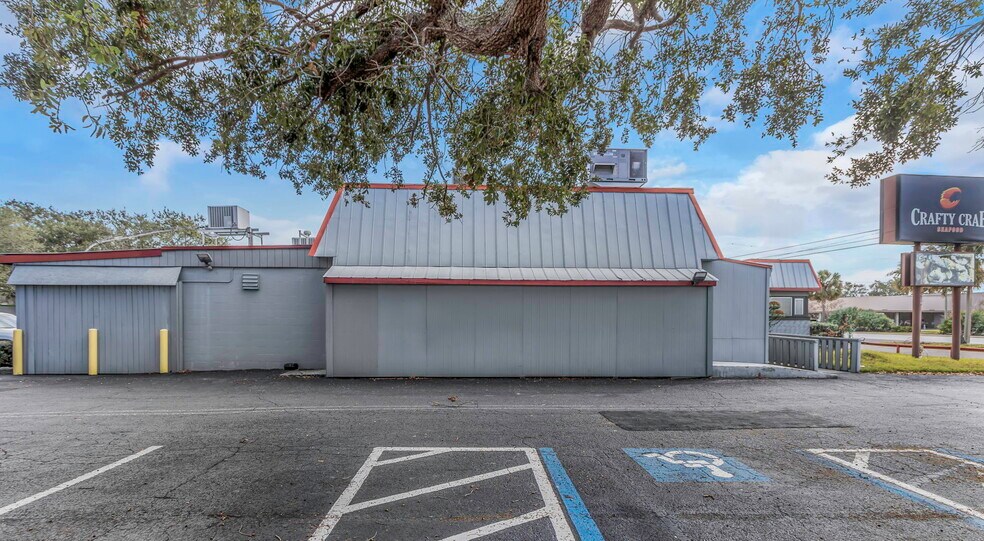 More Photos Of 2901 Tyrone Blvd, Saint Petersburg Restaurant For Sale