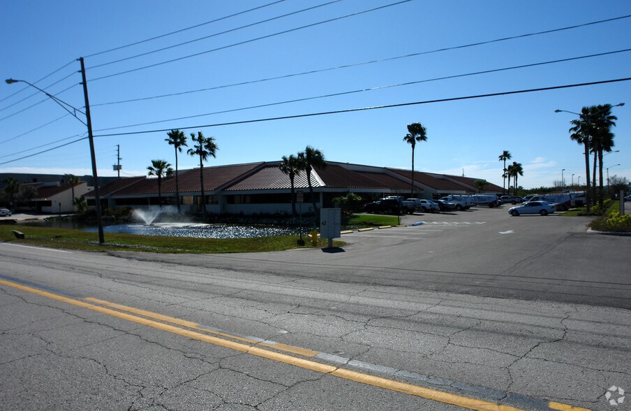 More Photos Of 12495 34th St N, Saint Petersburg Unknown For Lease