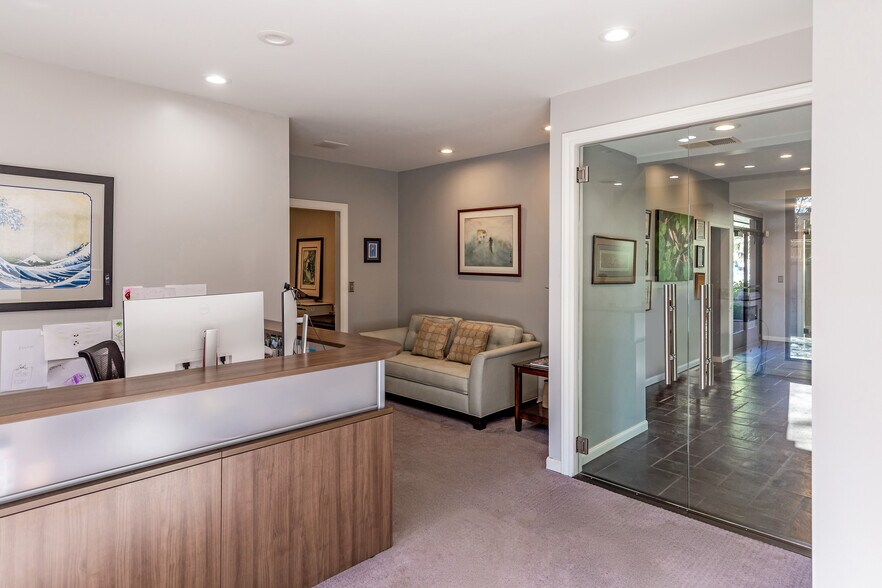 More Photos Of 2075 Pioneer Ct, San Mateo Medical For Lease