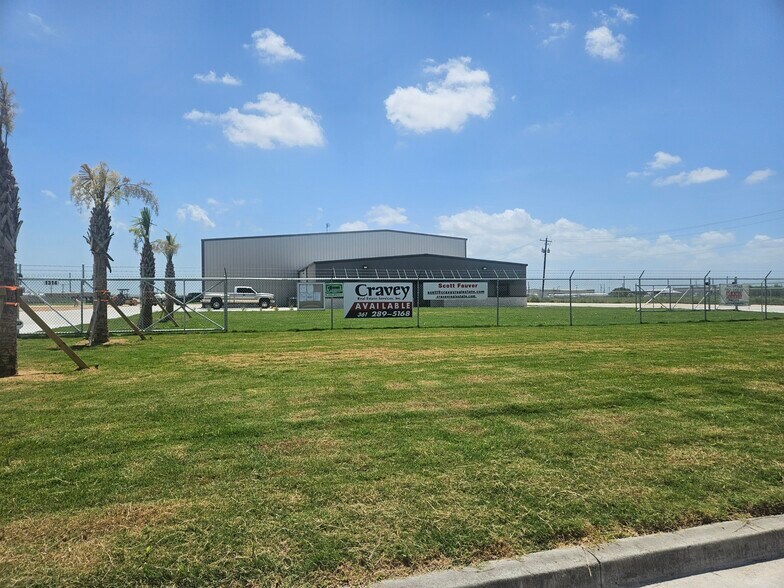 More Photos Of 1314 Spindletop Rd, Corpus Christi Warehouse For Lease