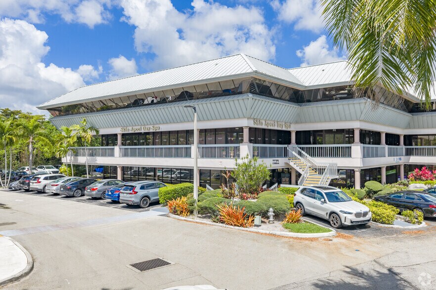 More Photos Of 21301 Powerline Rd, Boca Raton Medical For Lease