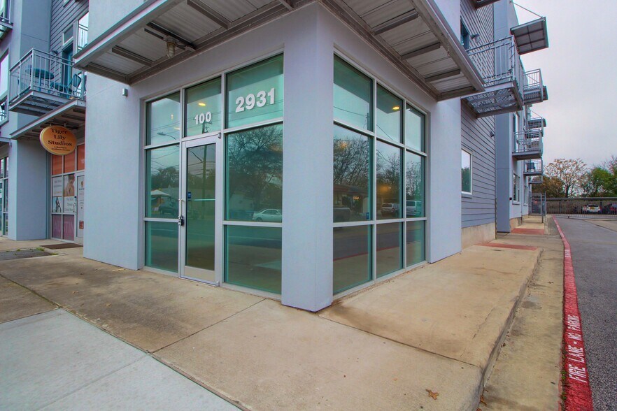 More Photos Of 2931 E 12th St, Austin Apartments For Sale