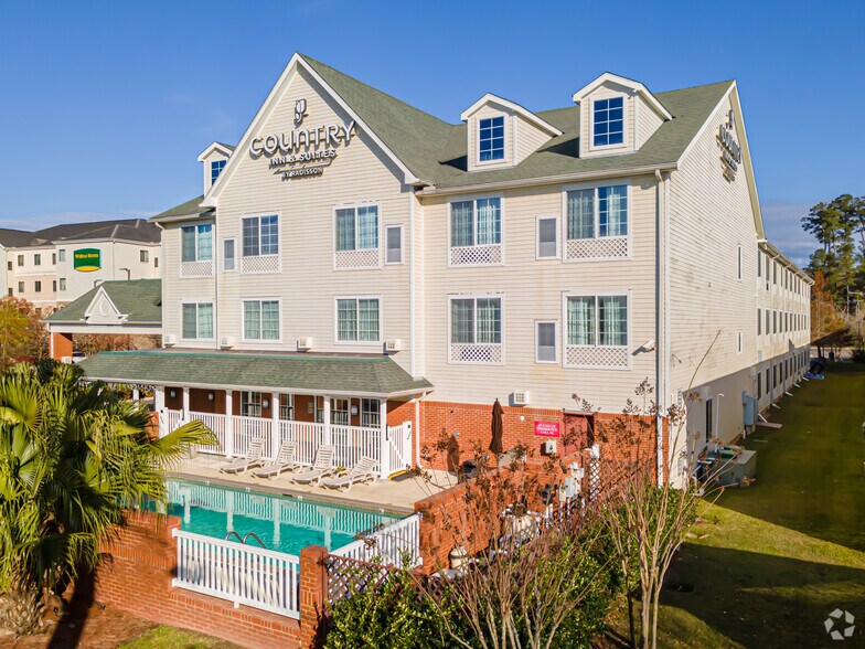 More Photos Of 130 Holiday Blvd, Covington Hotel For Sale