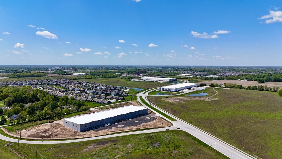 More Photos Of 20340 Grassy Branch Rd, Westfield Warehouse For Lease