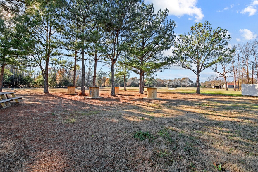 More Photos Of 1450 FM 279, Ben Wheeler Restaurant For Sale