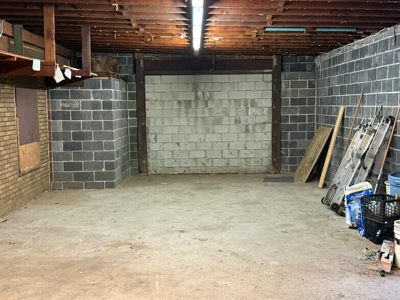 More Photos Of 1362 State St, New Haven Storefront Retail Residential For Sale