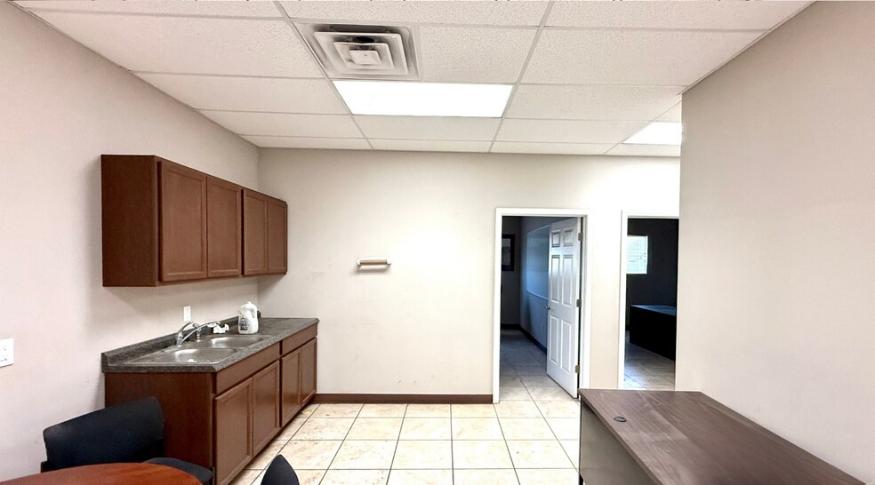 More Photos Of 12920 TX-191 Frontage, Midland Flex For Lease