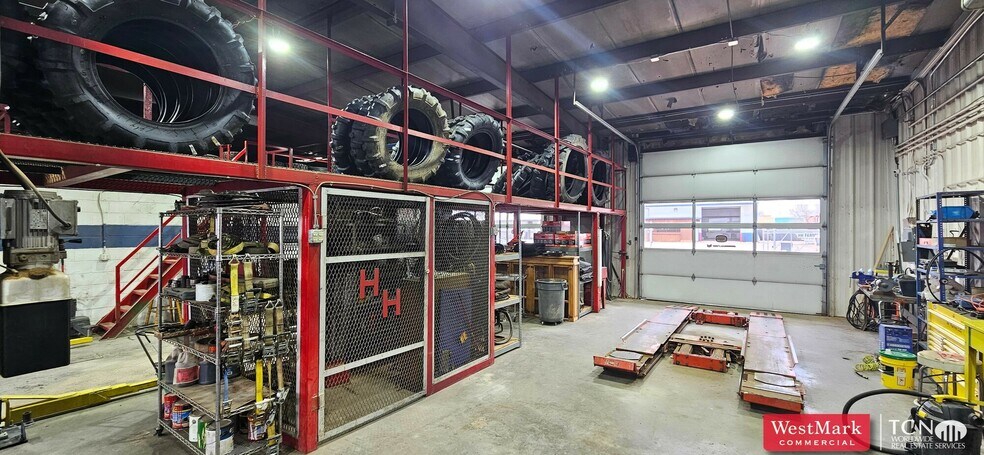 More Photos Of 824 Avenue B, Abernathy Service Station For Sale