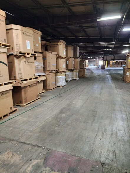 More Photos Of 712 Industrial Ln, Oneida Distribution For Sale