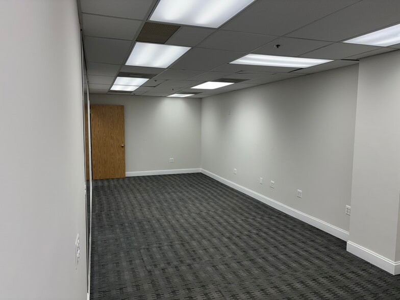 More Photos Of 1800 Town Center Dr, Reston Medical For Lease