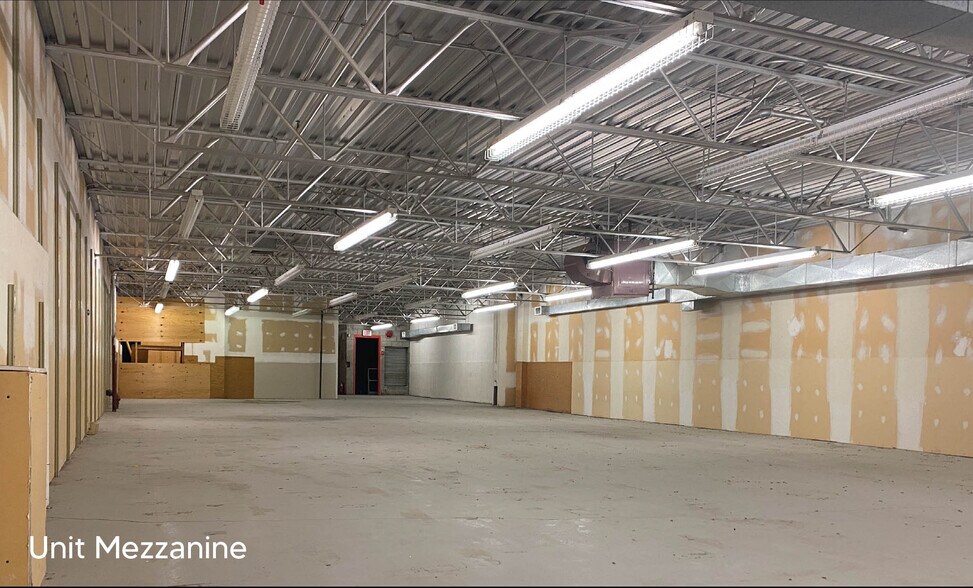 More Photos Of 8100 Rock Island Hwy, Trail Freestanding For Lease