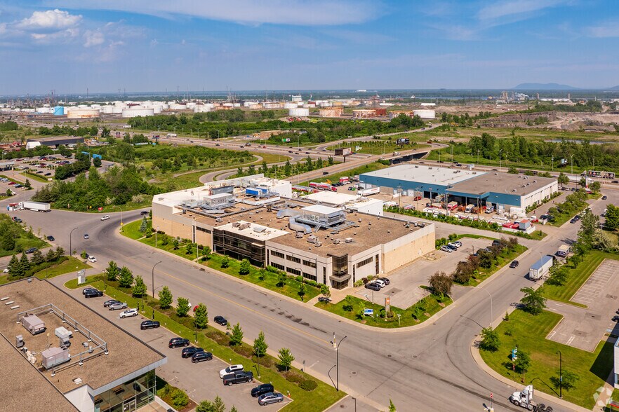 More Photos Of 9750 Boul Des Sciences, Anjou Distribution For Lease