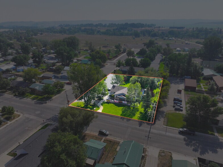 More Photos Of 890 N 2nd St, Lander Office For Sale