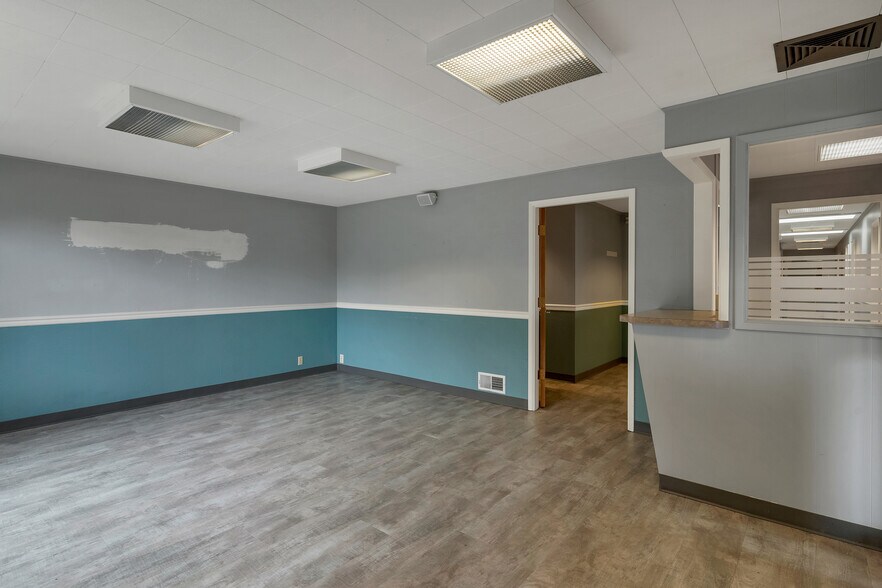 More Photos Of 151 W Washington St, Stayton Storefront Retail Office For Lease