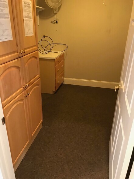 More Photos Of 11675 Century Dr, Alpharetta Office Residential For Lease