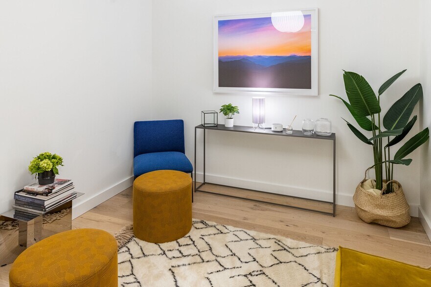 More Photos Of 1 S Dearborn St, Chicago Coworking Space