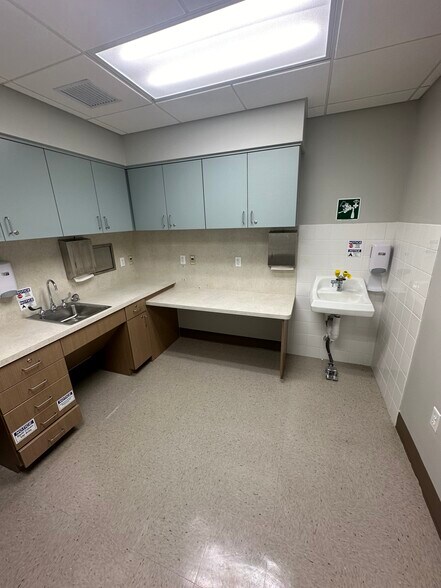 More Photos Of 3481 N University Dr, Coral Springs General Retail For Sale