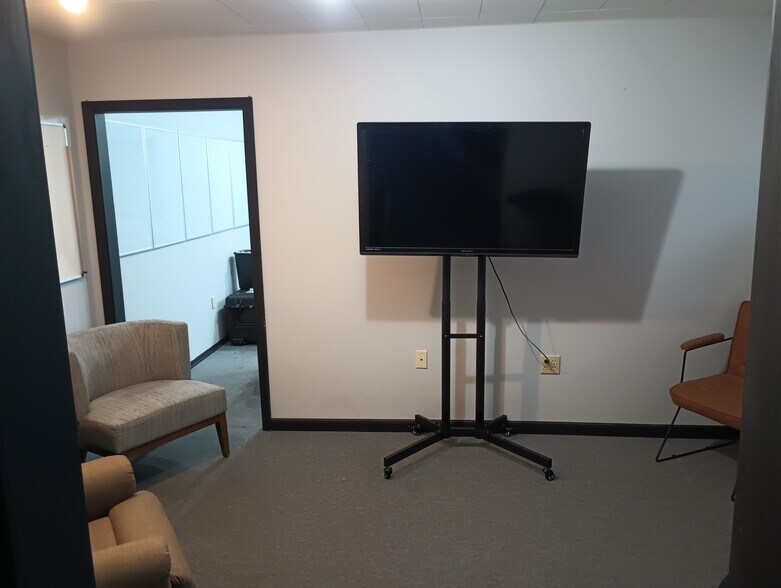 More Photos Of 7707 Waco Ave, Baton Rouge Coworking Space