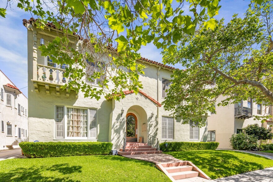 More Photos Of 320 N Sycamore Ave, Los Angeles Apartments For Sale