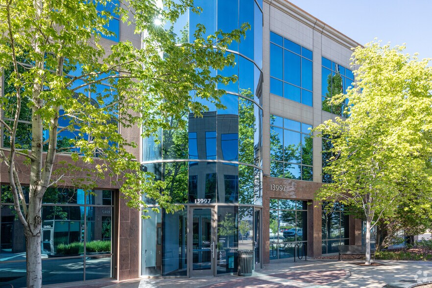 More Photos Of 13961 S Minuteman Dr, Draper Office For Lease