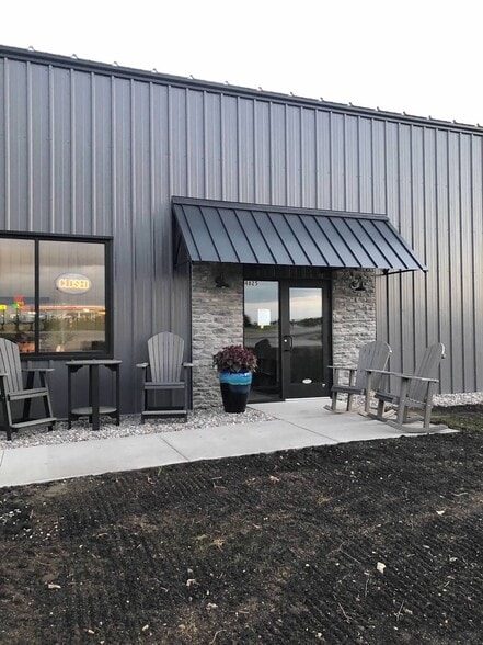 More Photos Of 4825 Commercial Dr SW, Rochester General Retail For Sale