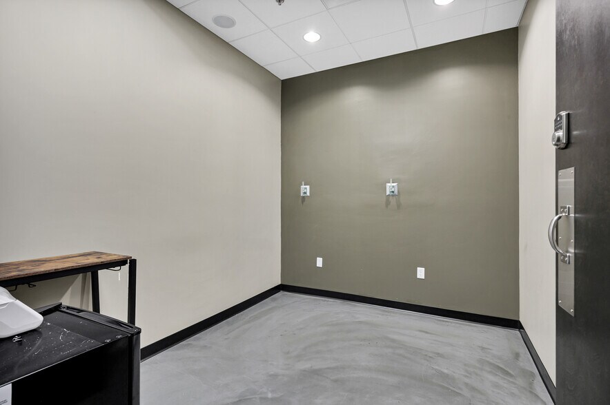 More Photos Of 7010 E Chauncey Ln, Phoenix Medical For Sale