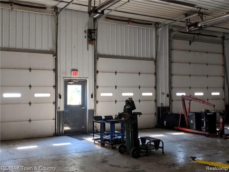 More Photos Of 9449 Genesee St, New Lothrop Auto Repair For Sale
