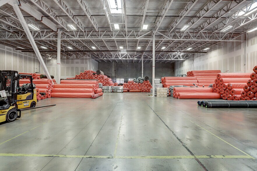 More Photos Of 10215 S Sam Houston Pky W, Houston Warehouse For Lease