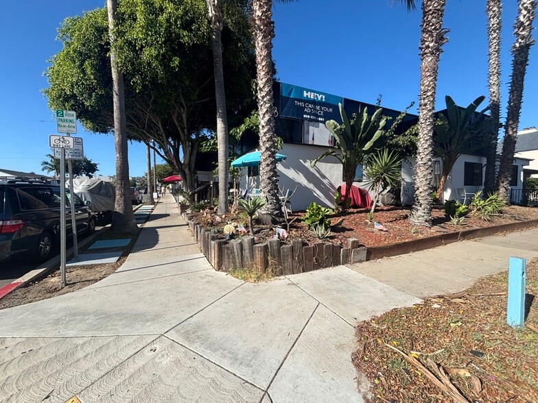 More Photos Of 4955 Cass St, San Diego General Retail For Sale
