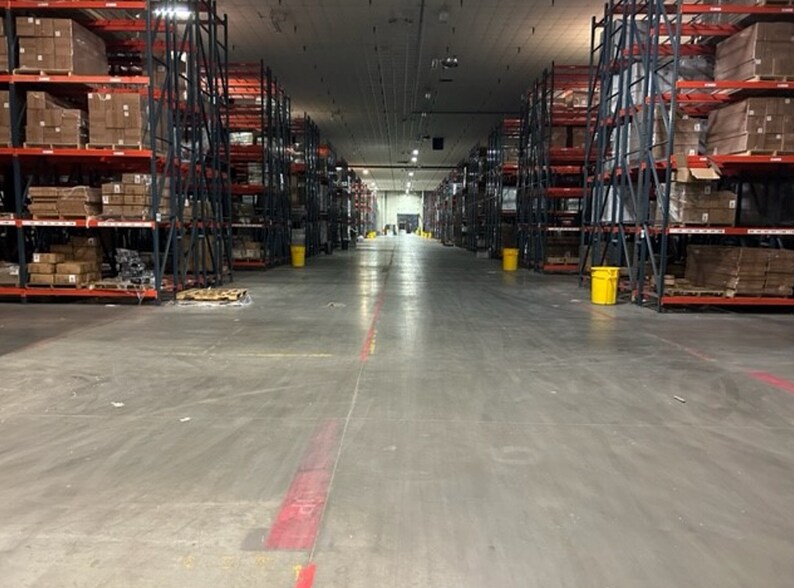 More Photos Of 101 Michelin Dr, Laurens Distribution For Sale