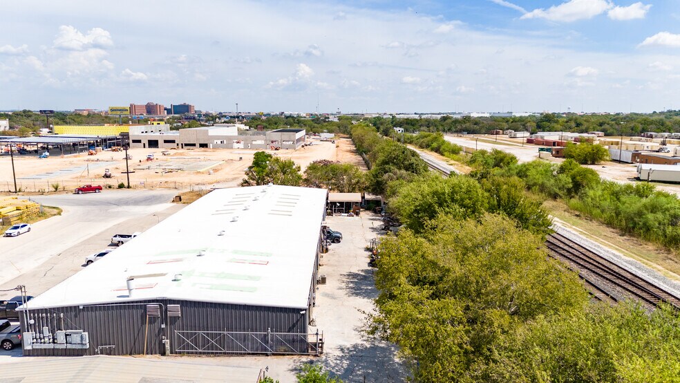 More Photos Of 3534-3542 Copeland Dr, San Antonio Light Manufacturing For Lease