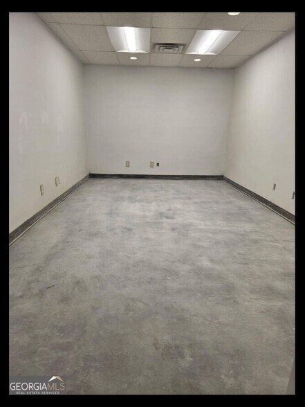 More Photos Of 1040 Irwin Bridge Rd NW, Conyers Light Distribution For Sale