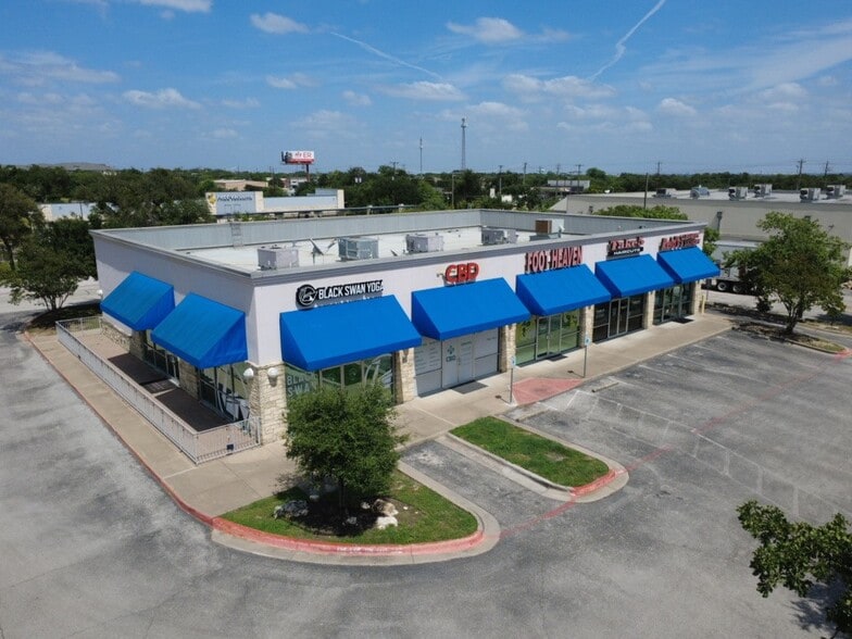 Primary Photo Of 1050 N Lakeline Blvd, Cedar Park Unknown For Lease