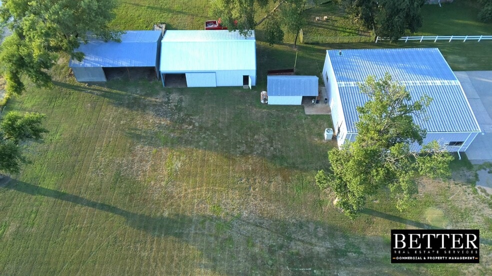 More Photos Of 408 Strickler St, Waco Flex For Sale