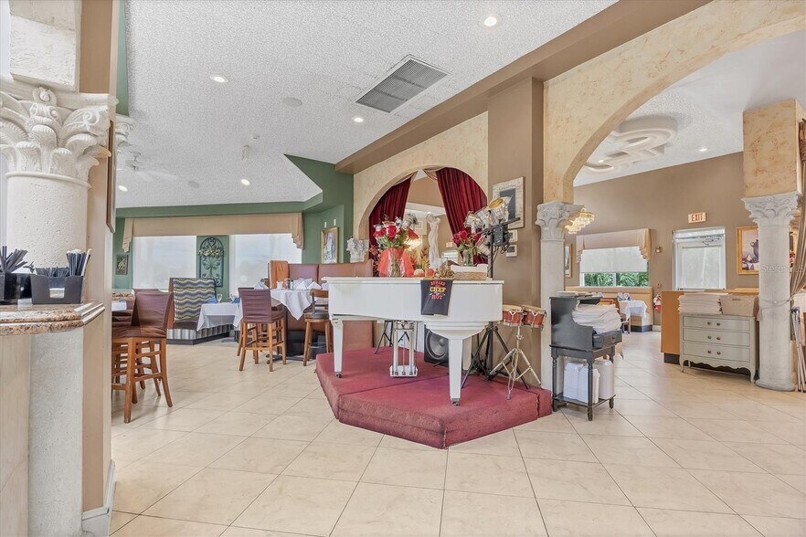 More Photos Of N TAMIAMI TRL NOKOMIS FL 34275, Nokomis General Retail For Sale