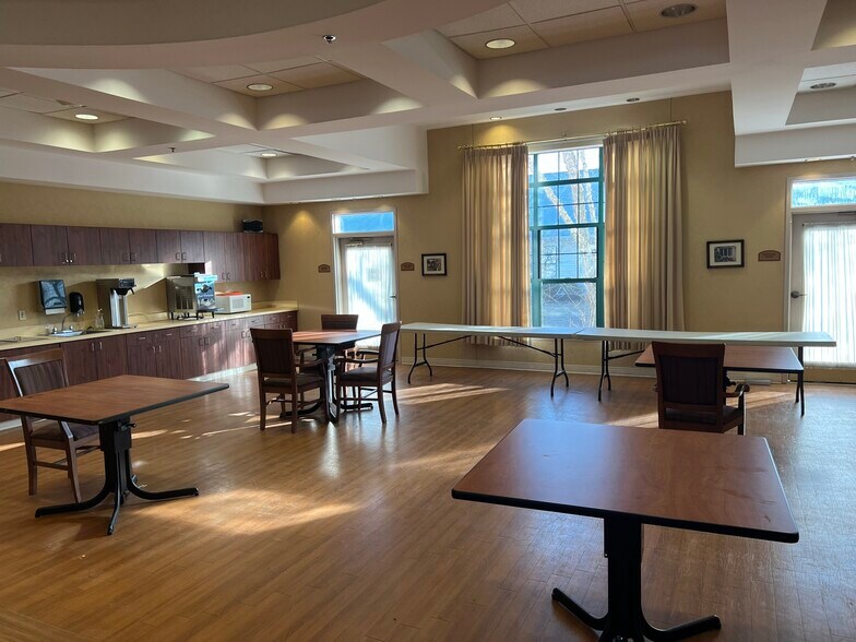 More Photos Of 7000 Cochran Rd, Solon Skilled Nursing Facility For Sale