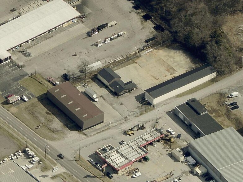 Primary Photo Of 5210 N Middlebrook Pike, Knoxville Unknown For Lease