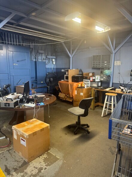 More Photos Of 34401 Commerce Rd, Fraser Warehouse For Lease