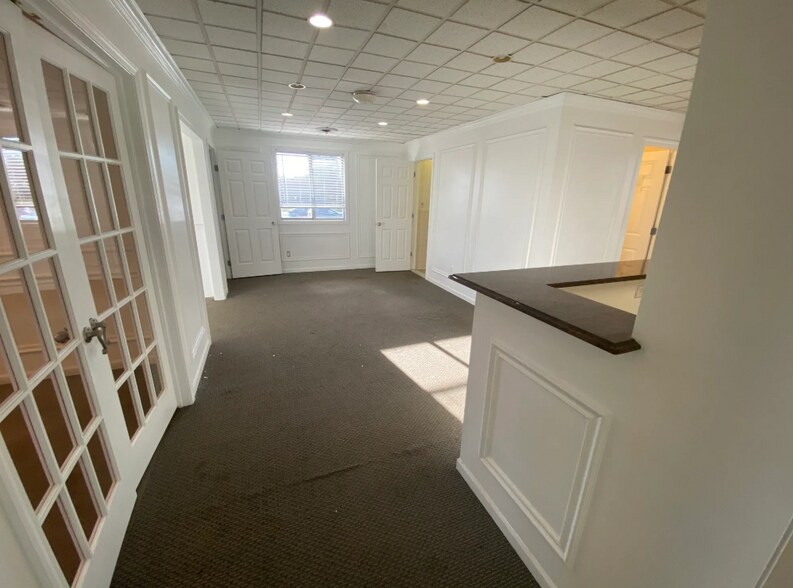 More Photos Of 26440 Southfield Rd, Lathrup Village Office For Lease