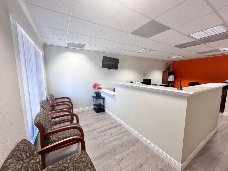 More Photos Of 1897 Palm Beach Lakes Blvd, West Palm Beach Medical For Sale