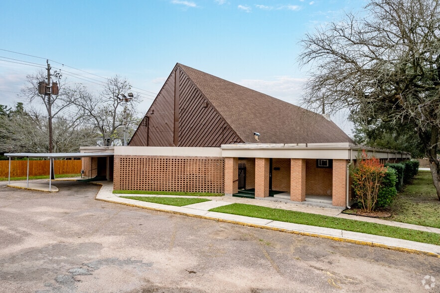 More Photos Of 701 N Pruett St, Baytown Religious Facility For Sale