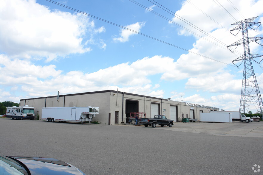 More Photos Of 8215-8300 W 126th St W, Savage Distribution For Lease