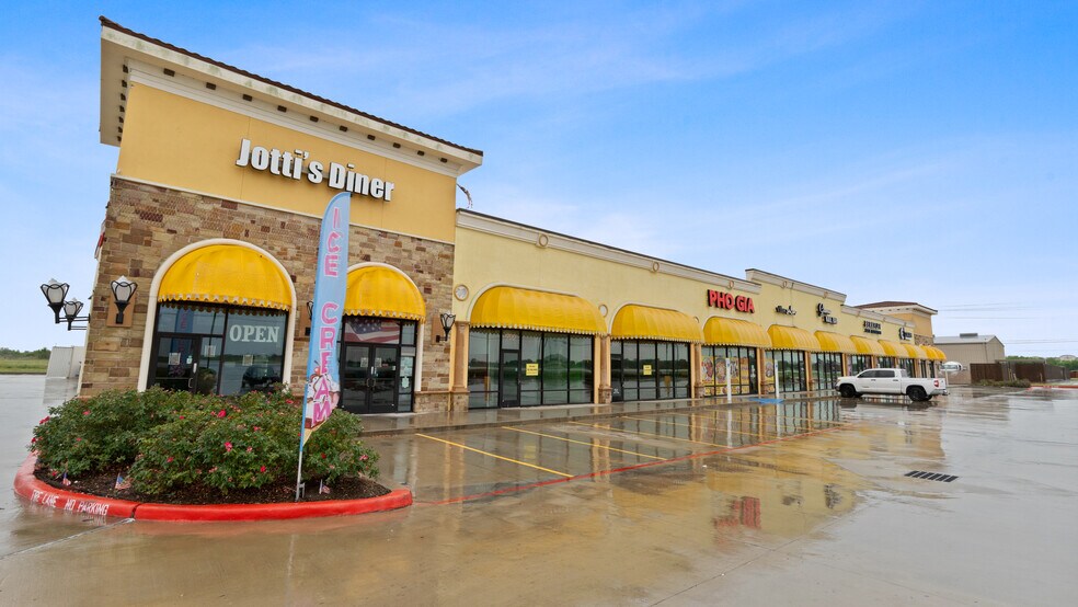 More Photos Of 6500 7th St, Bay City Storefront Retail Office For Lease