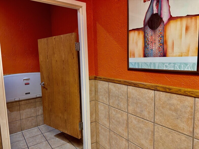 More Photos Of 200 N Central Ave, Parsons General Retail For Sale