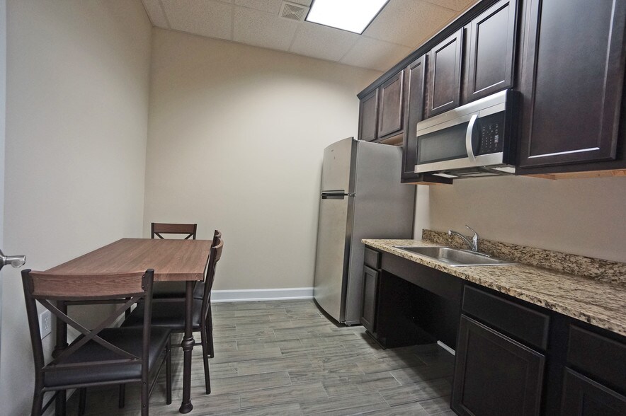 More Photos Of 12930 Dairy Ashford Rd, Sugar Land Medical For Lease