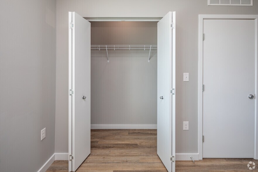 More Photos Of 4040 Travis Dr, Nashville Apartments For Sale