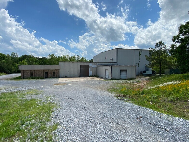 More Photos Of 6936 Industrial Rd, Nunnelly Manufacturing For Lease