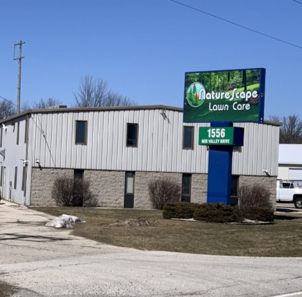 Primary Photo Of 1556 Mid Valley Dr, De Pere Warehouse For Lease